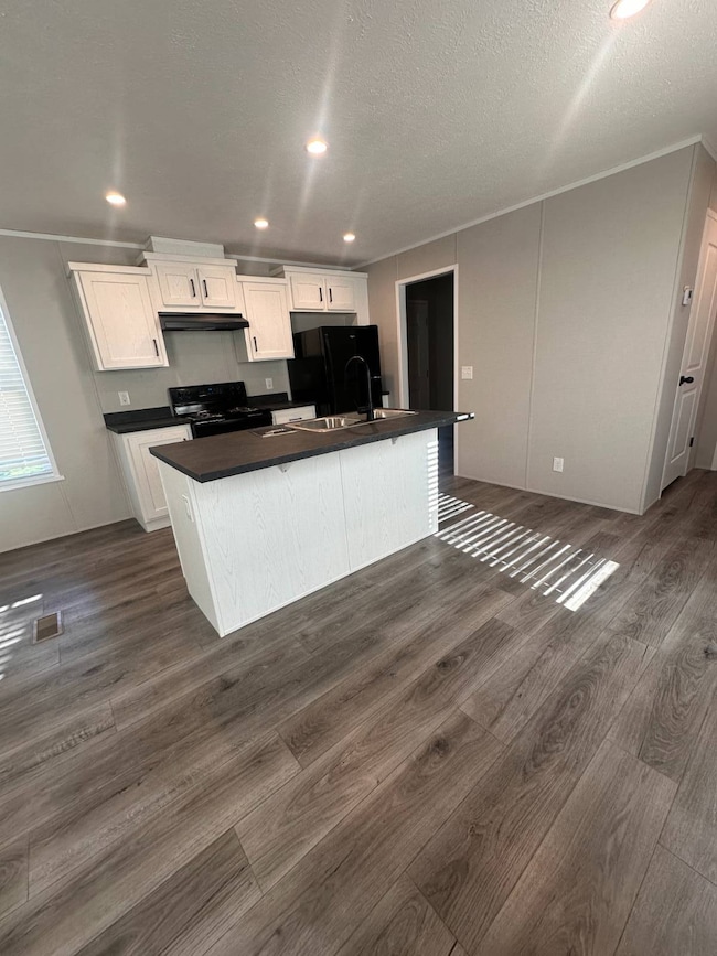 4 Thorn Locust Ln, London, OH 43140 - photo 2