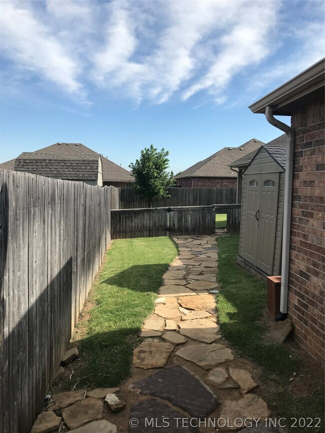 3312 E Emmitsburg Place, Broken Arrow, OK 74014 - photo 4