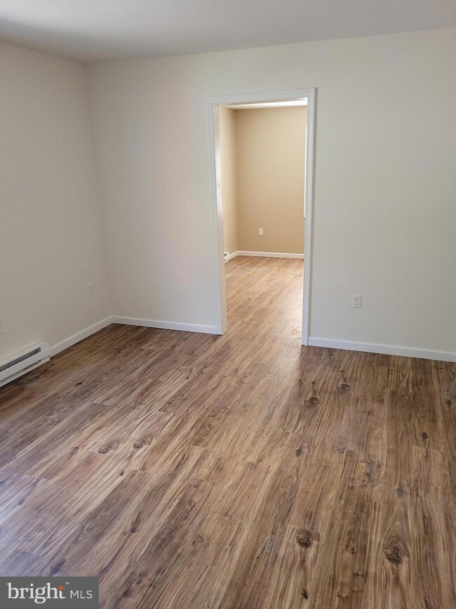 703 S Washington St unit 1, Berkeley Springs, WV 25411 - photo 5