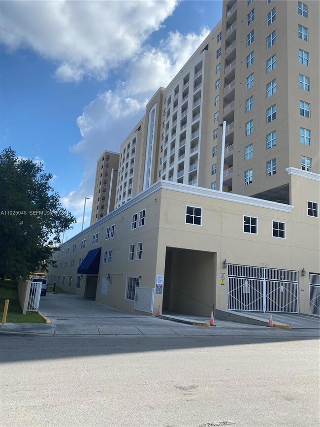 117 NW 42nd Ave unit 800, Miami, FL 33126 - photo 2