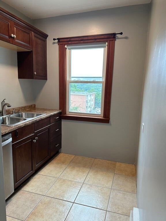 8 Beckman St unit 2, Worcester, MA 01607 - photo 7