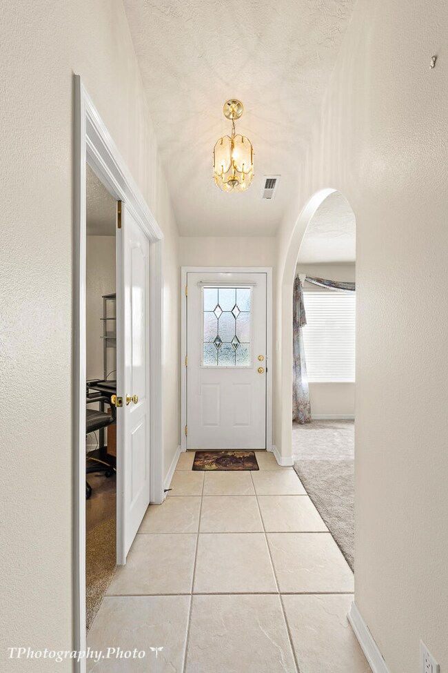 4-Welcome! Please Come In