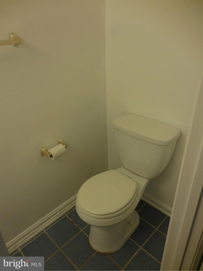 6005 Selwood Place, Springfield, VA 22152 - photo 7