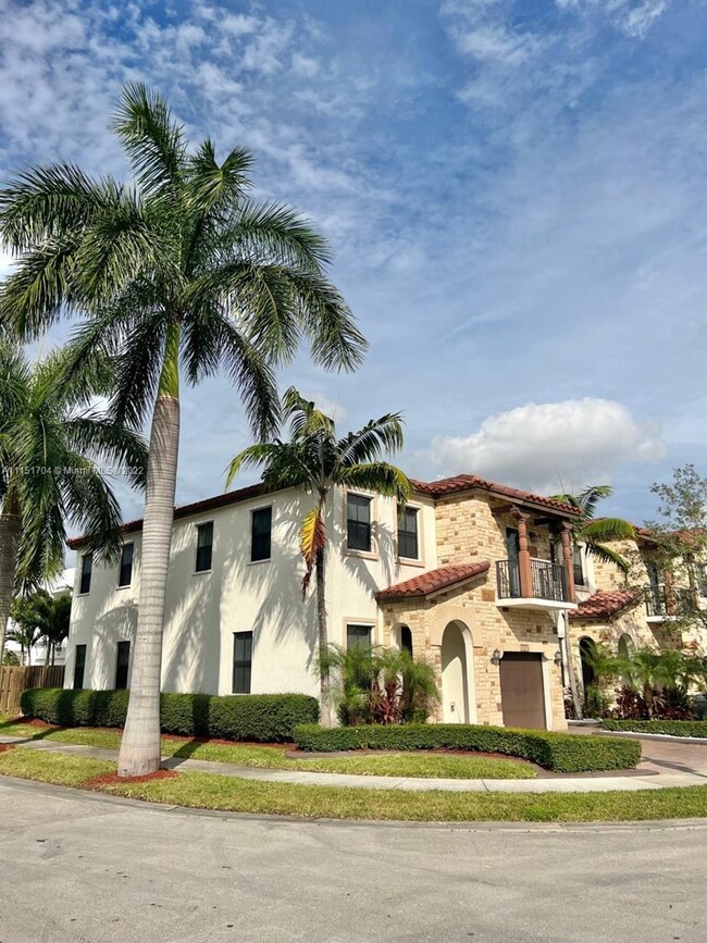 10375 NW 70th Ln unit 10375, Doral, FL 33178 - photo 3