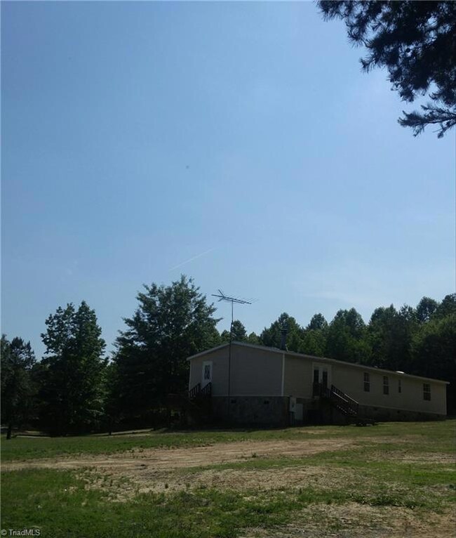 2512 Mountain View Rd, Asheboro, NC 27205 - photo 4