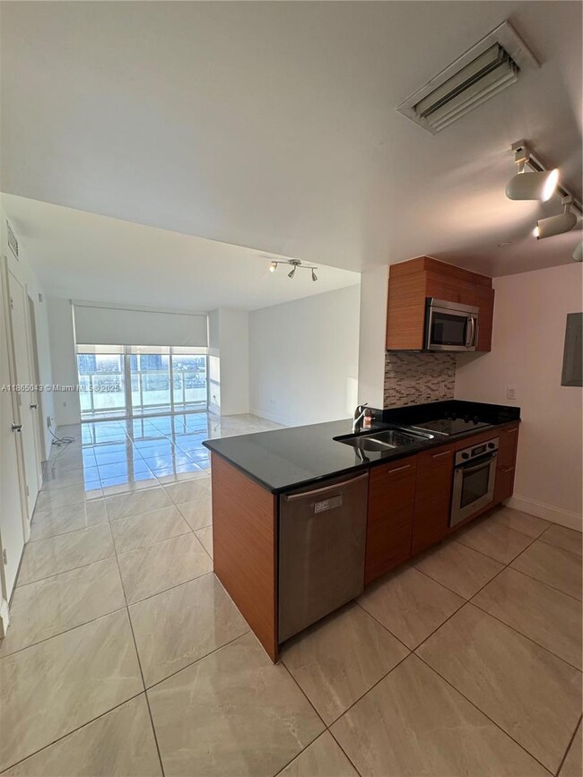 50 Biscayne Blvd unit 3405, Miami, FL 33132 - photo 4