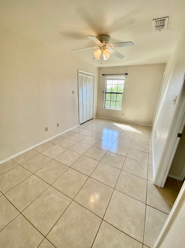 100 Ramon Cardenas Dr unit D, Del Rio, TX 78840 - photo 4