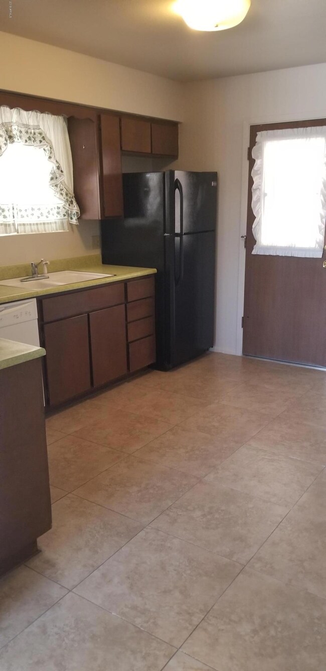 6027 E Covina Rd unit B, Mesa, AZ 85205 - photo 3