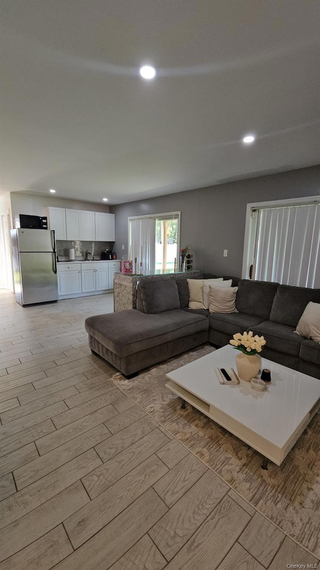 943 Macarthur St, Bohemia, NY 11716 - photo 6