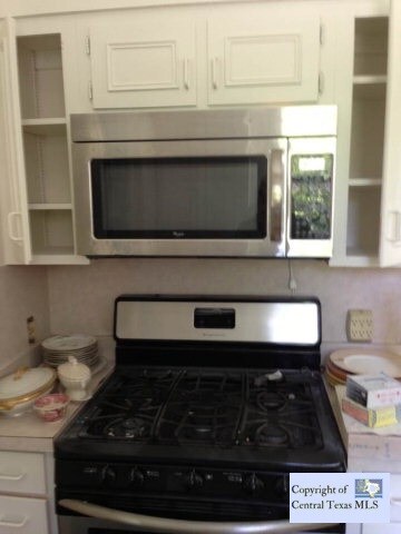 832 W San Antonio St, San Marcos, TX 78666 - photo 5