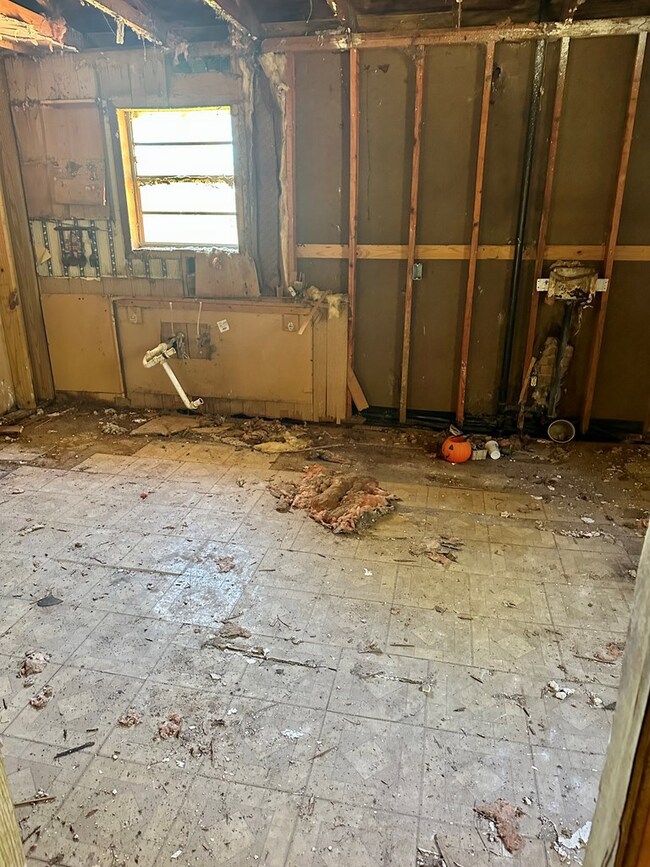 809 Poor Farm Rd, Kingstree, SC 29556 - photo 6