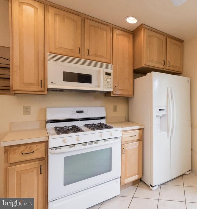 10 Oak Ct, Annapolis, MD 21401 - photo 6