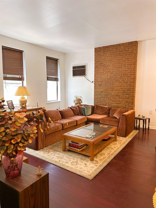 496 Pavonia Ave unit 2A, Jersey City, NJ 07306 - photo 3