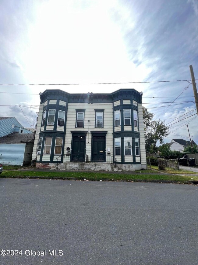 12 113th St unit 14, Troy, NY 12182 - photo 2