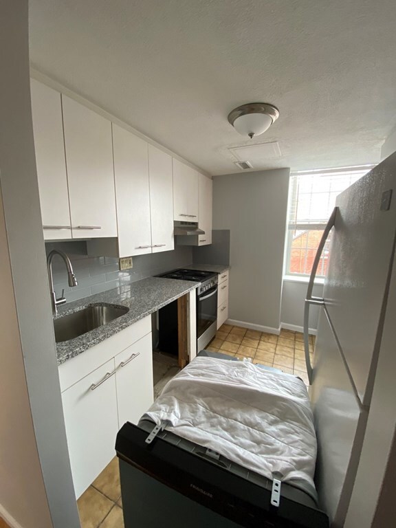 12 Parmenter St unit 4R, Boston, MA 02113 - photo 2