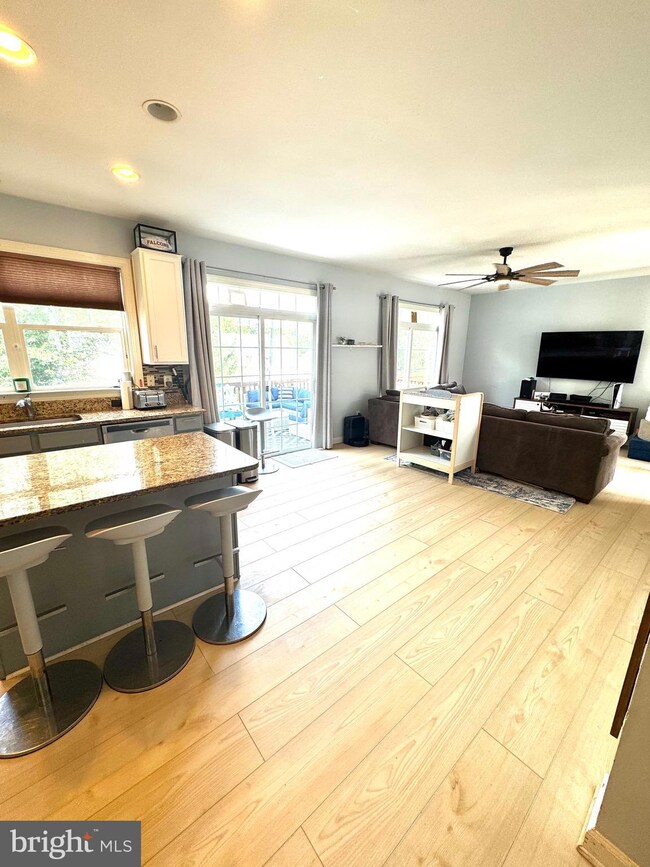 8186 Cobble Pond Way, Manassas, VA 20111 - photo 6