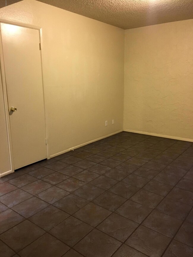 410 E Royal Palms Dr, Mesa, AZ 85203 - photo 7