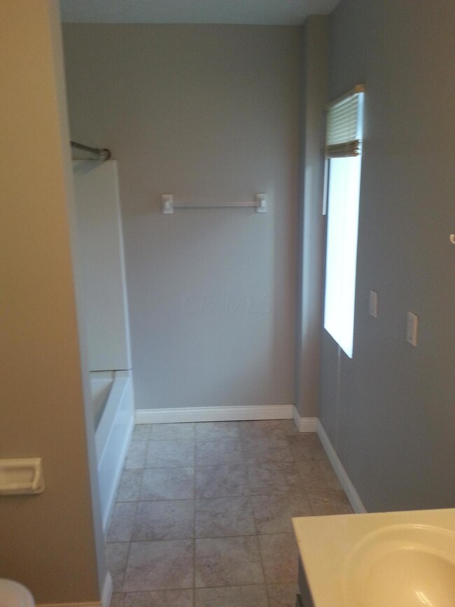 2014 full bath shower
