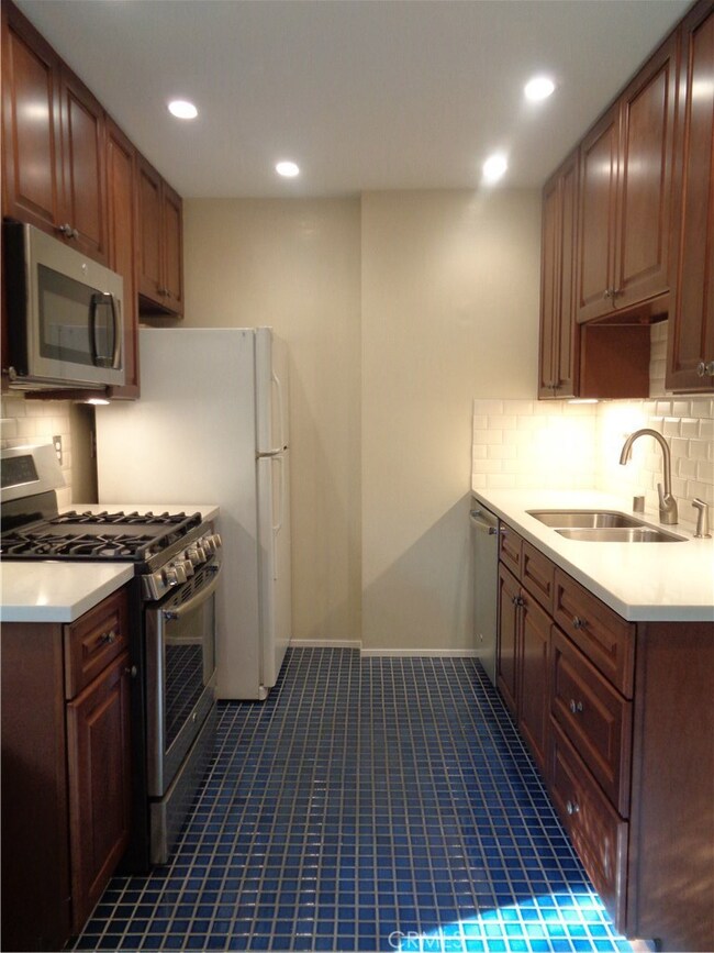 6600 Warner Ave, Huntington Beach, CA 92647 - photo 2