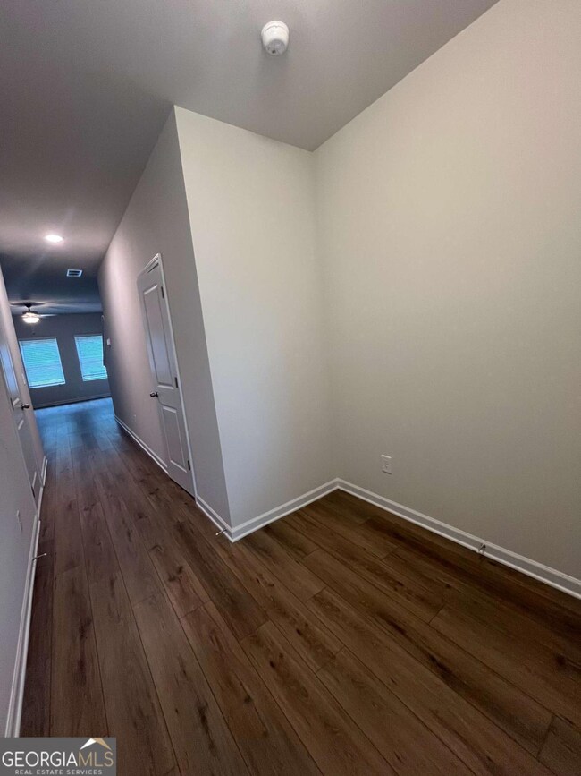 4287 Notting Hill Dr SW, Atlanta, GA 30331 - photo 2