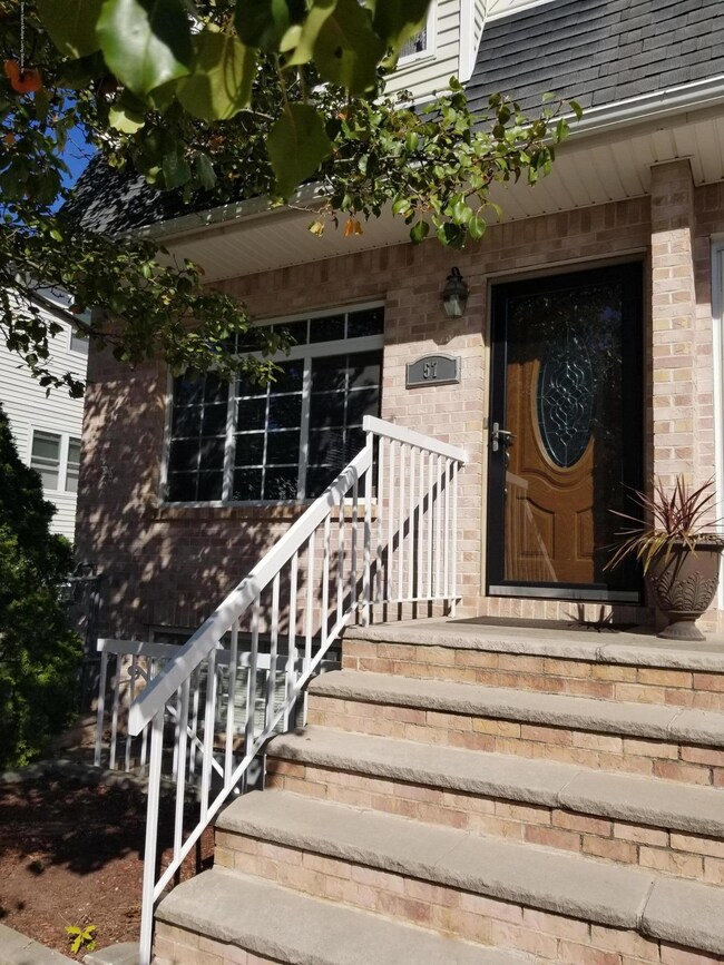 57 Darnell Ln, Staten Island, NY 10309 - photo 2