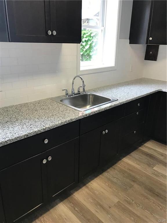 Granite Countertops, Tile Backsplash