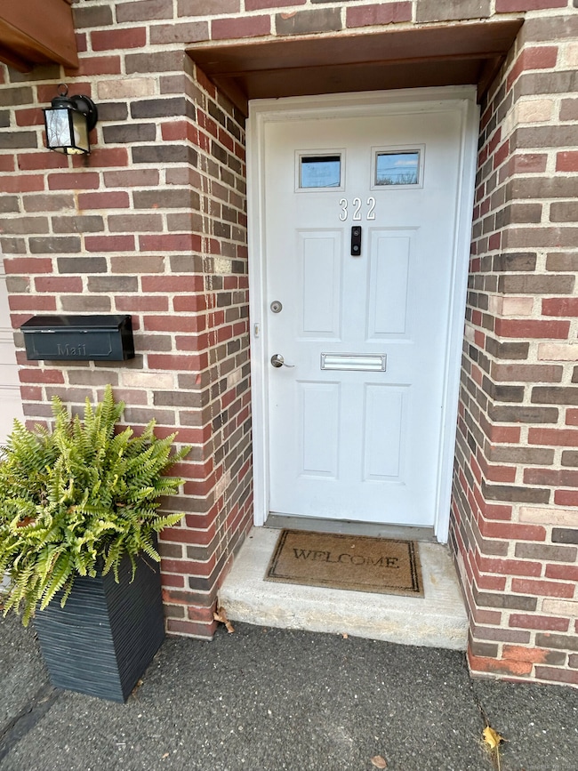 322 Knapps Hwy, Fairfield, CT 06825 - photo 4