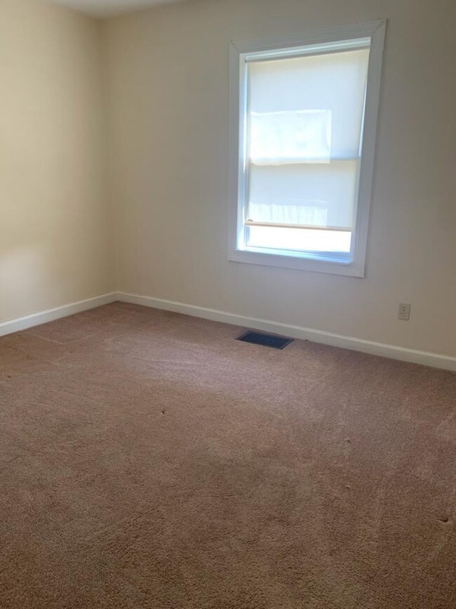 230 N Jay St, Griffith, IN 46319 - photo 7