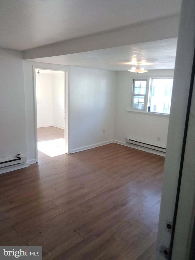 292 N Washington St unit 204, Berkeley Springs, WV 25411 - photo 4