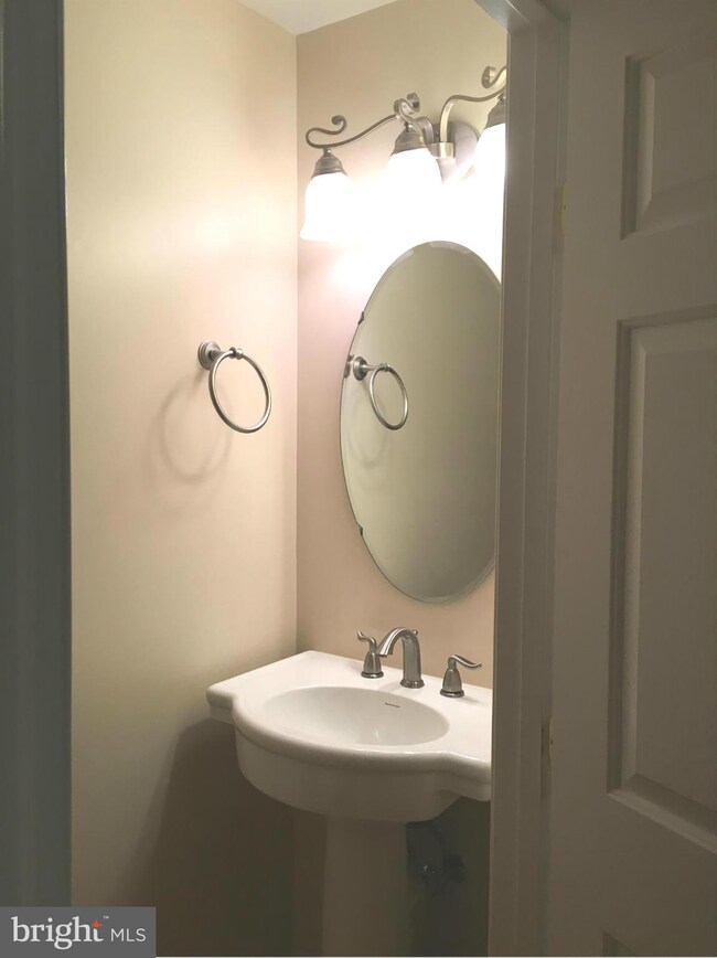 10206 Bending Brook Way, Upper Marlboro, MD 20772 - photo 7