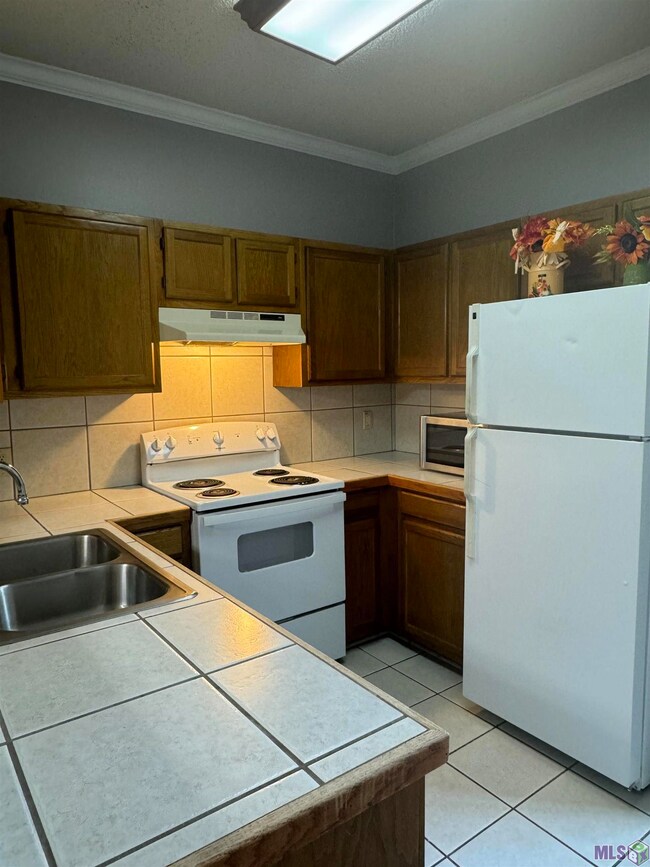 2632 S Roth Ave unit C, Gonzales, LA 70737 - photo 6