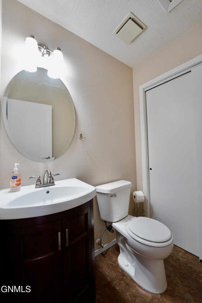 1419 9th Ave NE, Jamestown, ND 58401 - photo 6