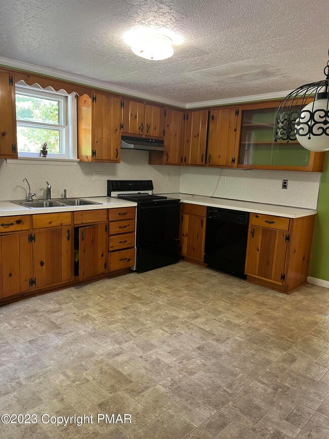 120 Wooddale Rd, East Stroudsburg, PA 18301 - photo 3