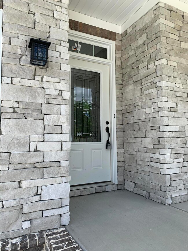 919 Soaring Eagle Cir, Hixson, TN 37343 - photo 2