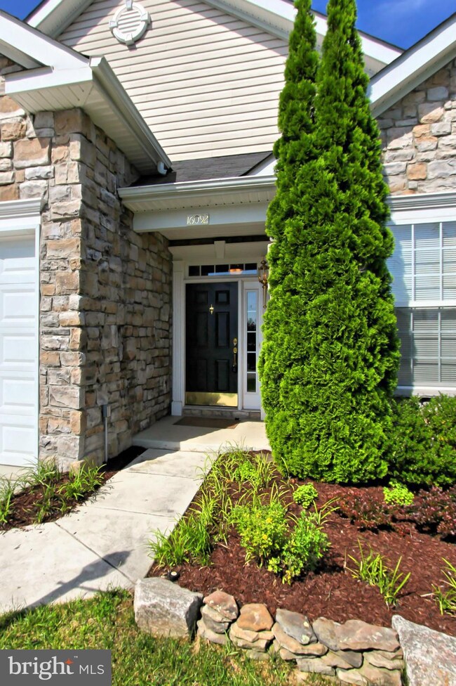 16092 Dancing Leaf Place, Dumfries, VA 22025 - photo 3