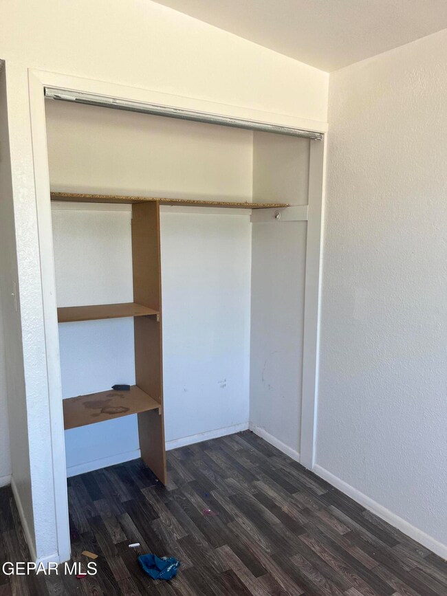 374 Lomaland Dr, El Paso, TX 79907 - photo 4