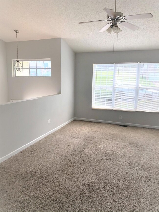 42 Taylor Ridge Ct, Johnson City, TN 37601 - photo 4