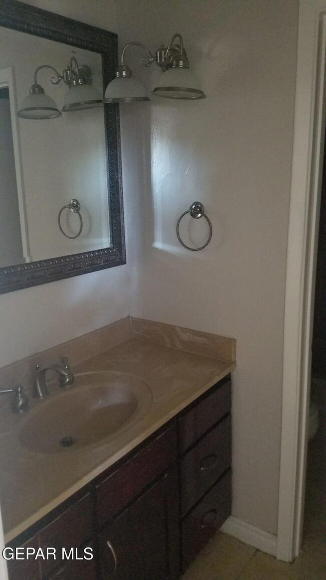 4800 N Stanton St unit 9, El Paso, TX 79902 - photo 5