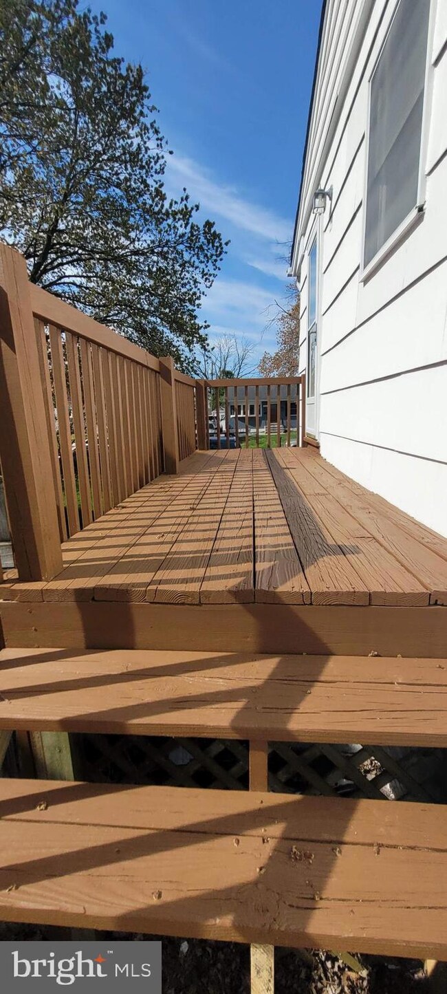 1002 Dunholme Rd, Reisterstown, MD 21136 - photo 3