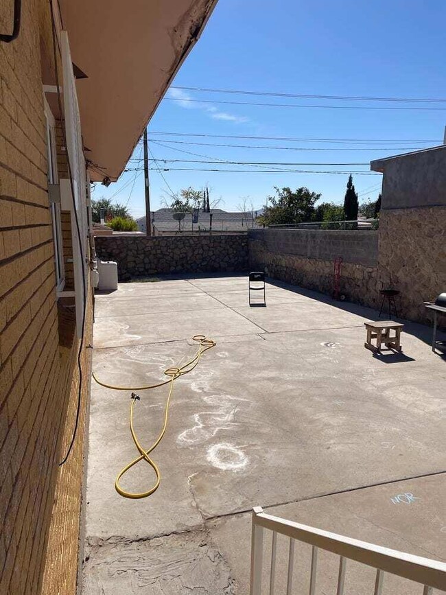 3230 Hamilton Ave, El Paso, TX 79930 - photo 5