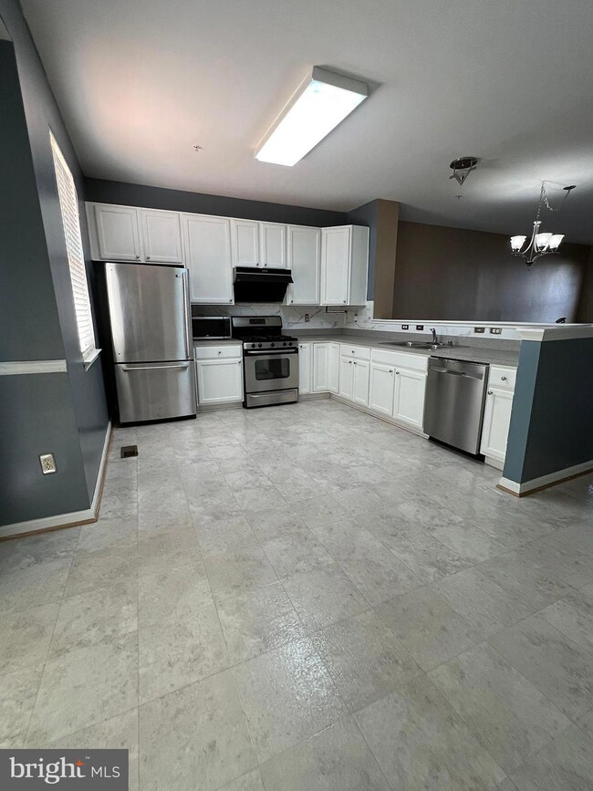 605 Trout Run Ct, Odenton, MD 21113 - photo 5