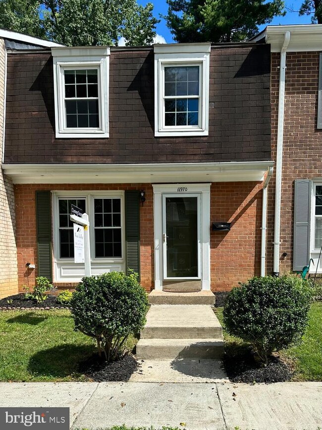 11970 Heathcote Ct, Reston, VA 20191 - photo 2