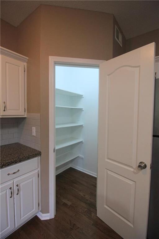 4933 Roundtree St, Shawnee, KS 66226 - photo 6