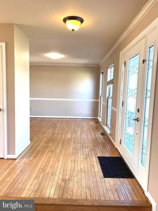 11242 Minstrel Tune Dr, Germantown, MD 20876 - photo 5