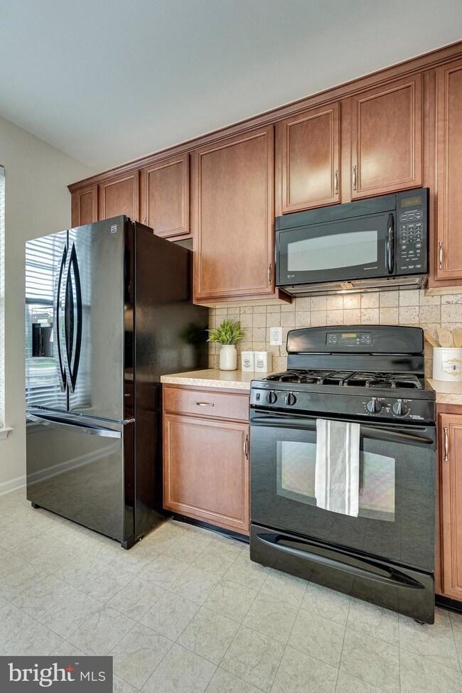 42848 Smallwood Terrace, Chantilly, VA 20152 - photo 7