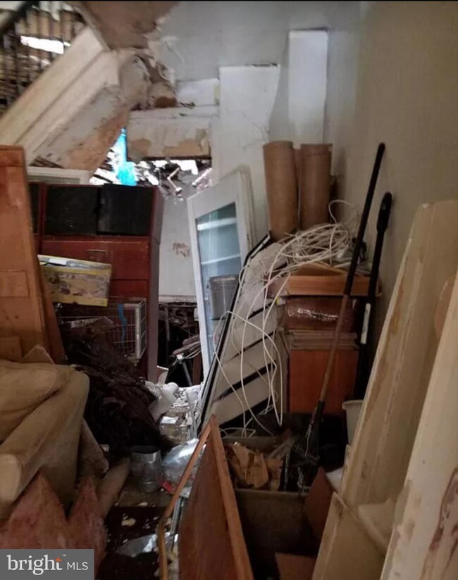 1802 N Carey St, Baltimore, MD 21217 - photo 2