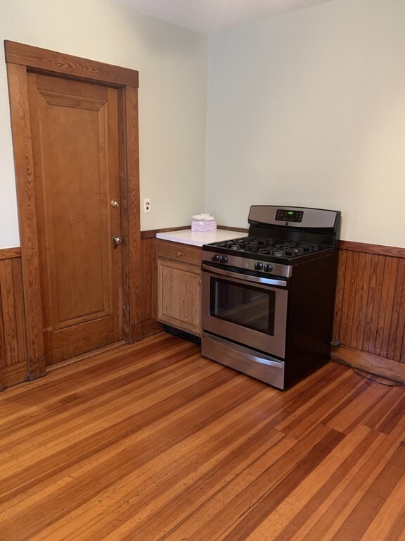 40 Congreve St unit 1, Roslindale, MA 02131 - photo 4