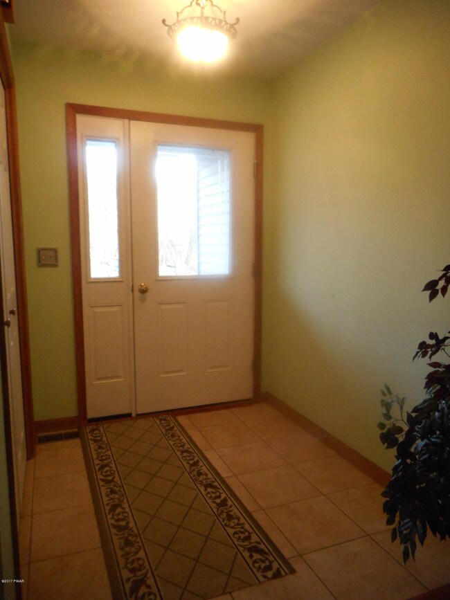 202 Canoe Brook Dr, Hawley, PA 18428 - photo 3