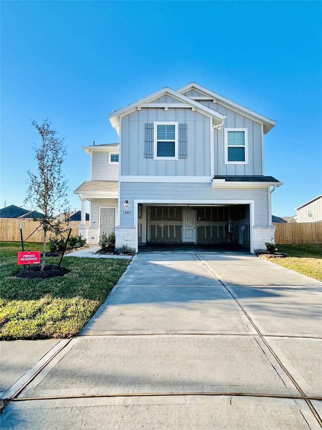 17919 Stone Picker Ct, Hockley, TX 77447 - photo 2