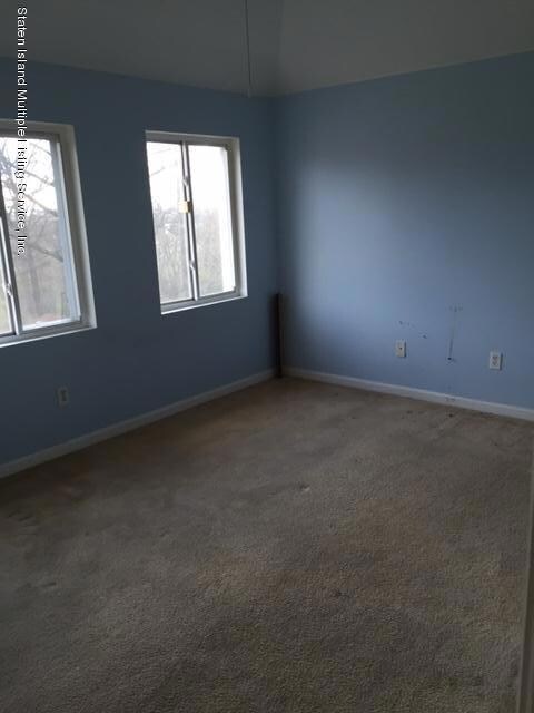 216 Essex Dr, Staten Island, NY 10314 - photo 5